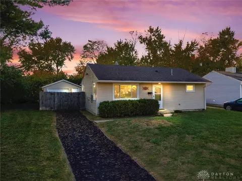2949 Purdue Dr, Kettering, OH 45420