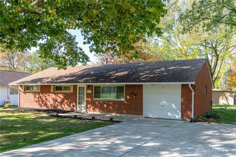 9183 Shawhan Dr, Centerville, OH 45458