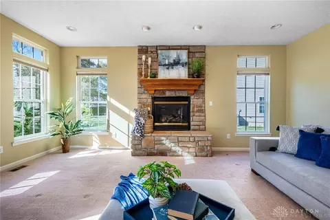 Living - 4609 Dolley Dr, Kettering, OH 45440 photo 8 of 10