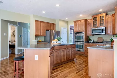 Kitchen - 4609 Dolley Dr, Kettering, OH 45440 photo 3 of 6