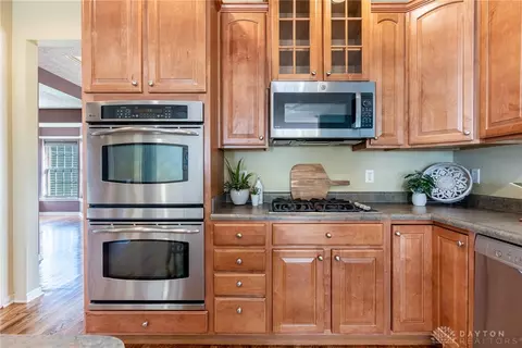 Kitchen - 4609 Dolley Dr, Kettering, OH 45440 photo 5 of 6