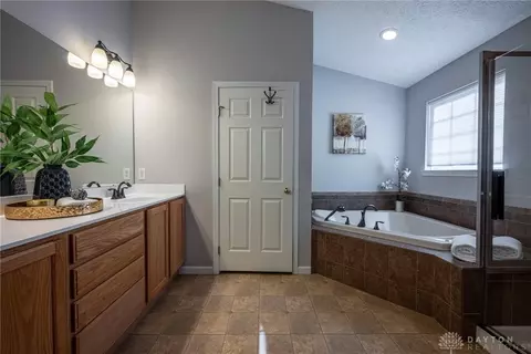 Bath - 4609 Dolley Dr, Kettering, OH 45440 photo 2 of 6