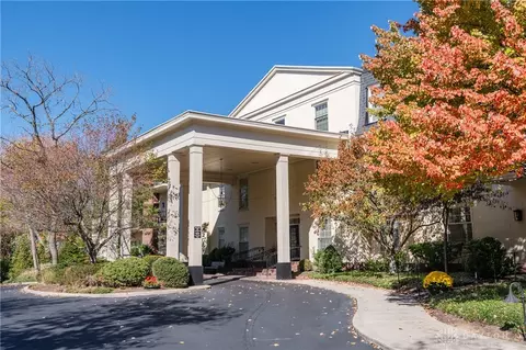 333 Oakwood Ave #3B, Oakwood, OH 45409