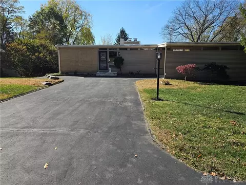 3121 Springhill Rd, Dayton, OH 45434