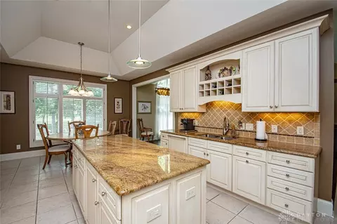 1248 Courtyard Pl, Centerville, OH 45458 photo 18