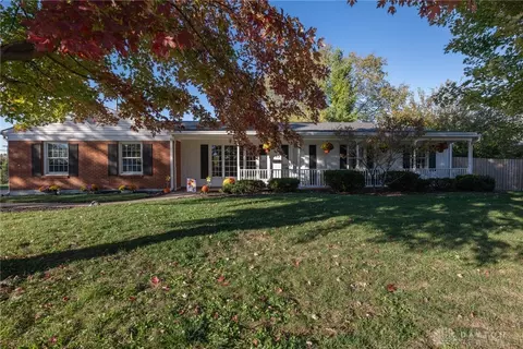 103 White Birch Rd, Centerville, OH 45458