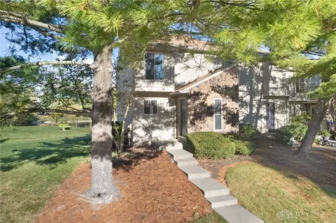 4960 Columbia Cir, West Chester, OH 45011