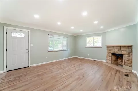Living - 1913 Echo Woods Ct, Kettering, OH 45429 photo 1 of 4