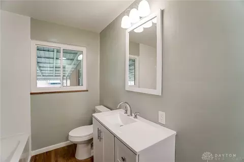 Bath - 1913 Echo Woods Ct, Kettering, OH 45429 photo 1 of 3