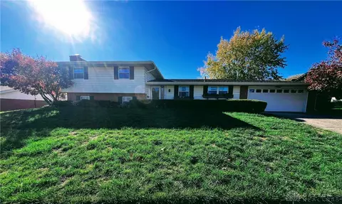 1320 Horizon Dr, Fairborn, OH 45324