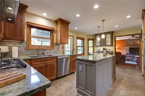 Kitchen - 3405 Kenerly St, Springfield, OH 45502 photo 5 of 8