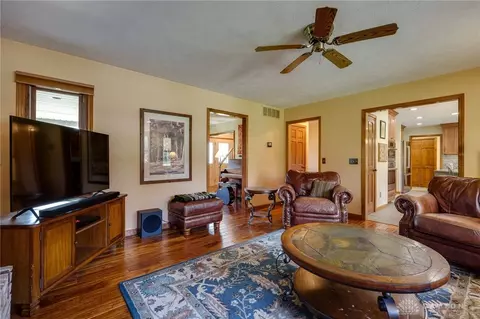 Living - 3405 Kenerly St, Springfield, OH 45502 photo 5 of 7