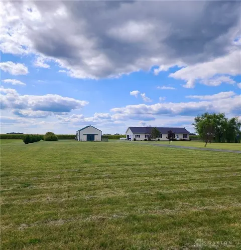 5250 Holfinger Rd, Piqua, OH 45356