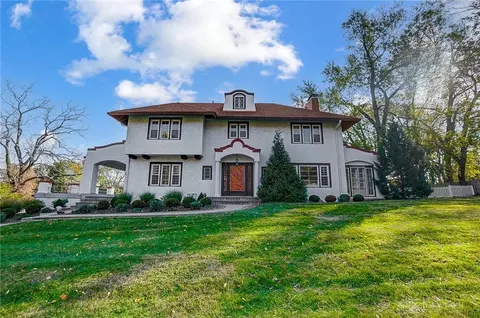774 E Schantz Ave, Oakwood, OH 45419