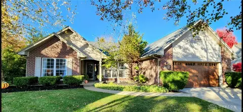 2441 Dewpoint Cir, Fairborn, OH 45324