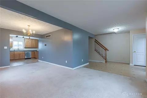 Living - 60 Keevers Pt, Springboro, OH 45066 photo 2 of 10