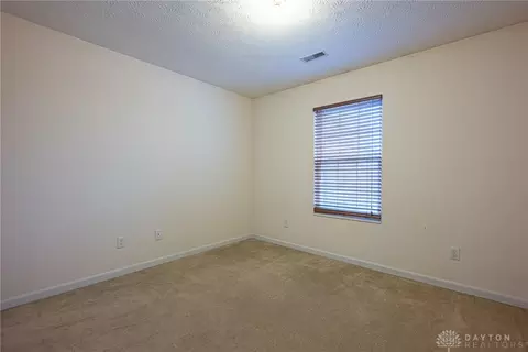 Bedroom - 60 Keevers Pt, Springboro, OH 45066 photo 5 of 8