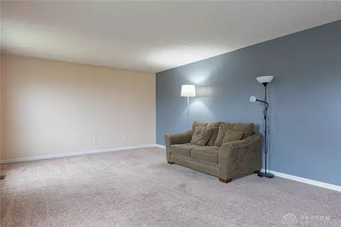 Living - 60 Keevers Pt, Springboro, OH 45066 photo 5 of 10