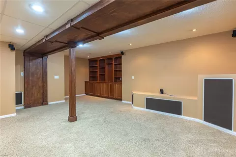 Living - 60 Keevers Pt, Springboro, OH 45066 photo 9 of 10