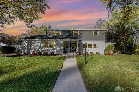 2713 Woodford Dr, Springfield, OH 45503