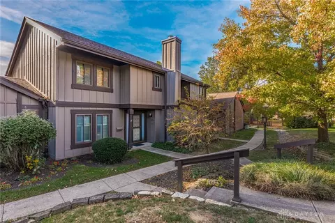 6093 Single Tree Ln, Centerville, OH 45459