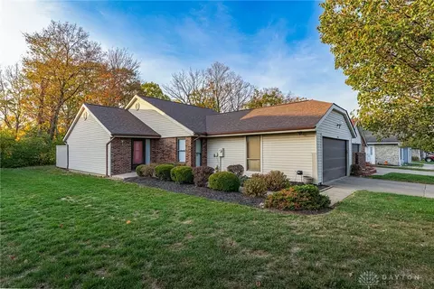 1597 Longbow Ln, West Carrollton, OH 45449