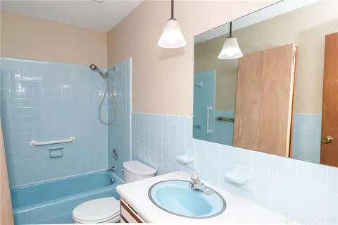 Bath - 1414 Barney Ave, Kettering, OH 45420 photo 1 of 1
