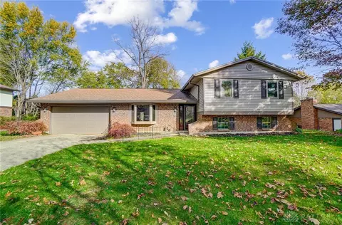 3770 Frostwood Dr, Beavercreek, OH 45430