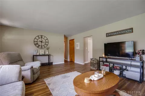 Living - 2217 Stowe Dr, Springfield, OH 45505 photo 3 of 4