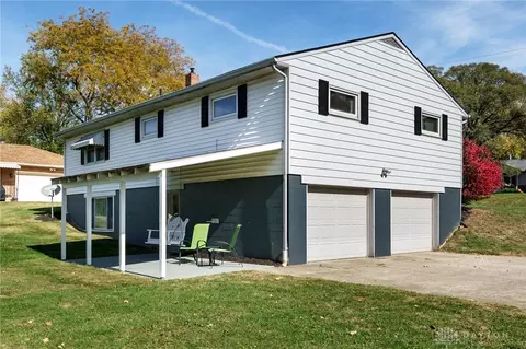 Exterior - 2217 Stowe Dr, Springfield, OH 45505 photo 4 of 6
