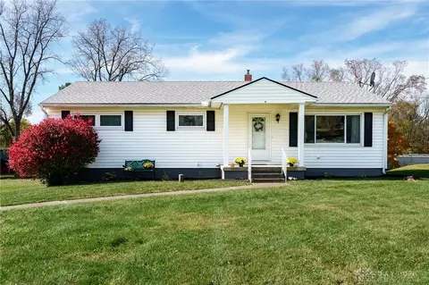 2217 Stowe Dr, Springfield, OH 45505