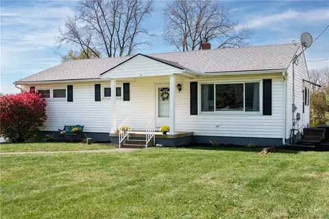 Exterior - 2217 Stowe Dr, Springfield, OH 45505 photo 2 of 6