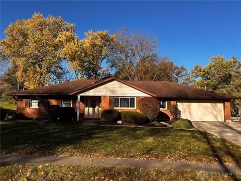 4251 Sillman Pl, Dayton, OH 45440