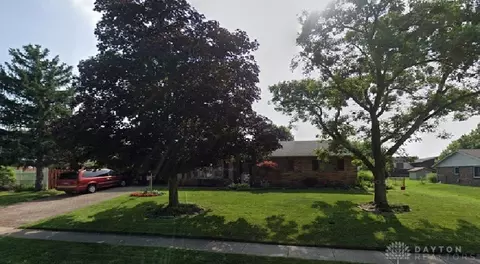 7580 Gardenside Dr, Dayton, OH 45414