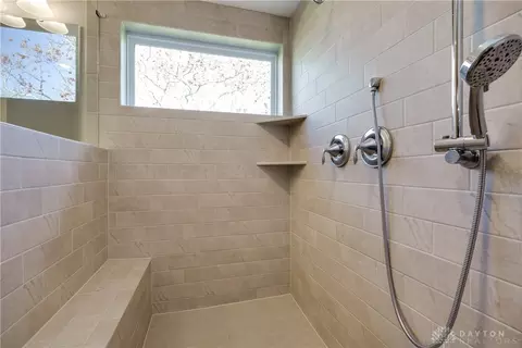 Bath - 1887 Stonewater Dr, Washington Township, OH 45458 photo 3 of 7
