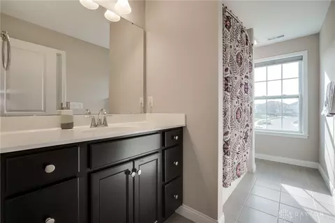 Bath - 1887 Stonewater Dr, Washington Township, OH 45458 photo 5 of 7