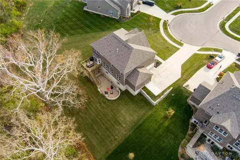 View/Area - 1887 Stonewater Dr, Washington Township, OH 45458 photo 7 of 9