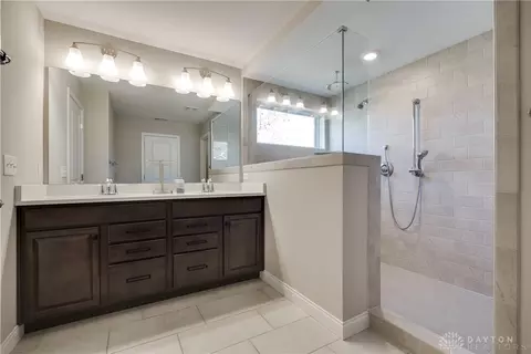 Bath - 1887 Stonewater Dr, Washington Township, OH 45458 photo 2 of 7
