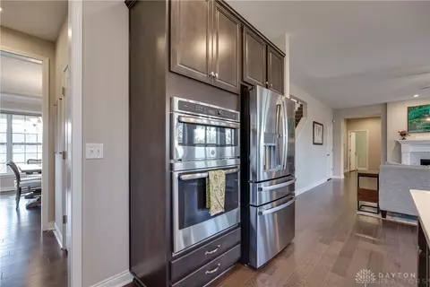 Kitchen - 1887 Stonewater Dr, Washington Township, OH 45458 photo 6 of 7