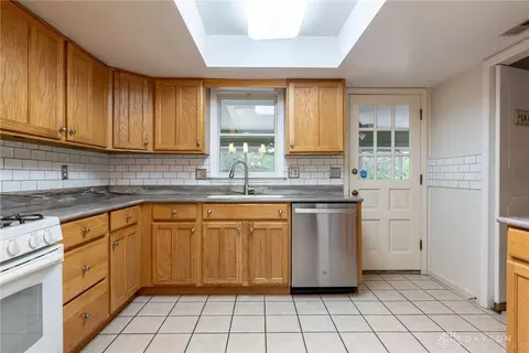 100 E Rahn Rd, Kettering, OH 45429 photo 9