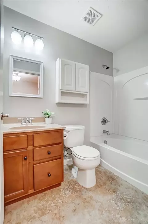 Bath - 1241 Feather Trl, Maineville, OH 45039 photo 7 of 7