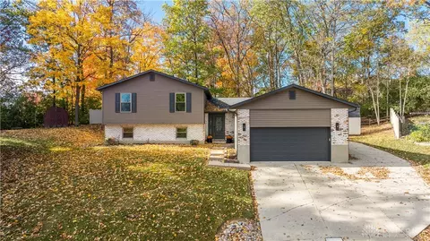 616 Kings Cross Ct, Dayton, OH 45449
