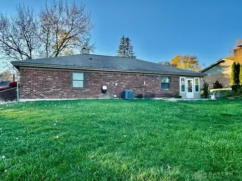 Exterior - 570 Basil St, Springboro, OH 45066 photo 9 of 11