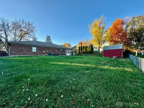 Exterior - 570 Basil St, Springboro, OH 45066 photo 8 of 11