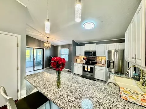 Kitchen - 570 Basil St, Springboro, OH 45066 photo 2 of 12