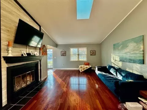Living - 570 Basil St, Springboro, OH 45066 photo 5 of 6