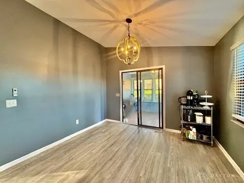 Dining - 570 Basil St, Springboro, OH 45066 photo 1 of 2