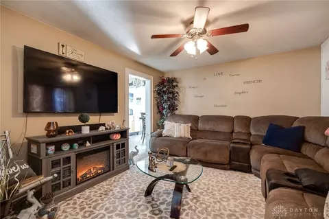 Living - 405 E Mccreight Ave, Springfield, OH 45503 photo 4 of 5