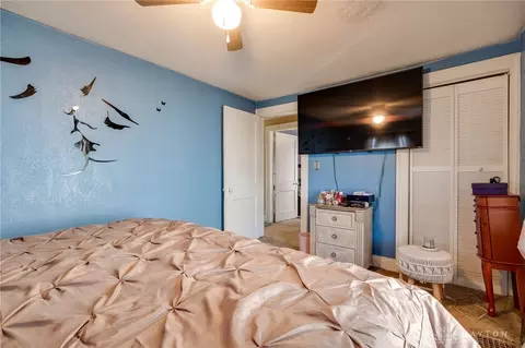 Bedroom - 405 E Mccreight Ave, Springfield, OH 45503 photo 2 of 6
