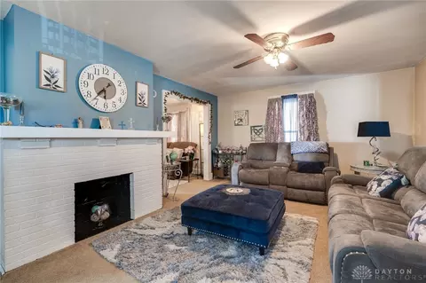 Living - 405 E Mccreight Ave, Springfield, OH 45503 photo 3 of 5